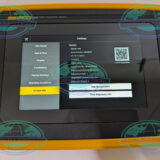 Fluke ii900 handheld acoustic imager with touchscreen display and microphone array