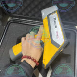Technician Using Niton XL2 800 for Scrap Metal Sorting