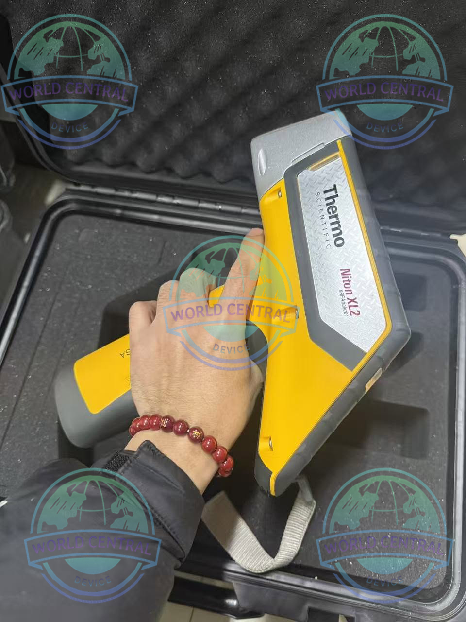 Scrap Metal Sorting with Niton XL2 800 Technician Using Niton XL2 800 for Scrap Metal Sorting