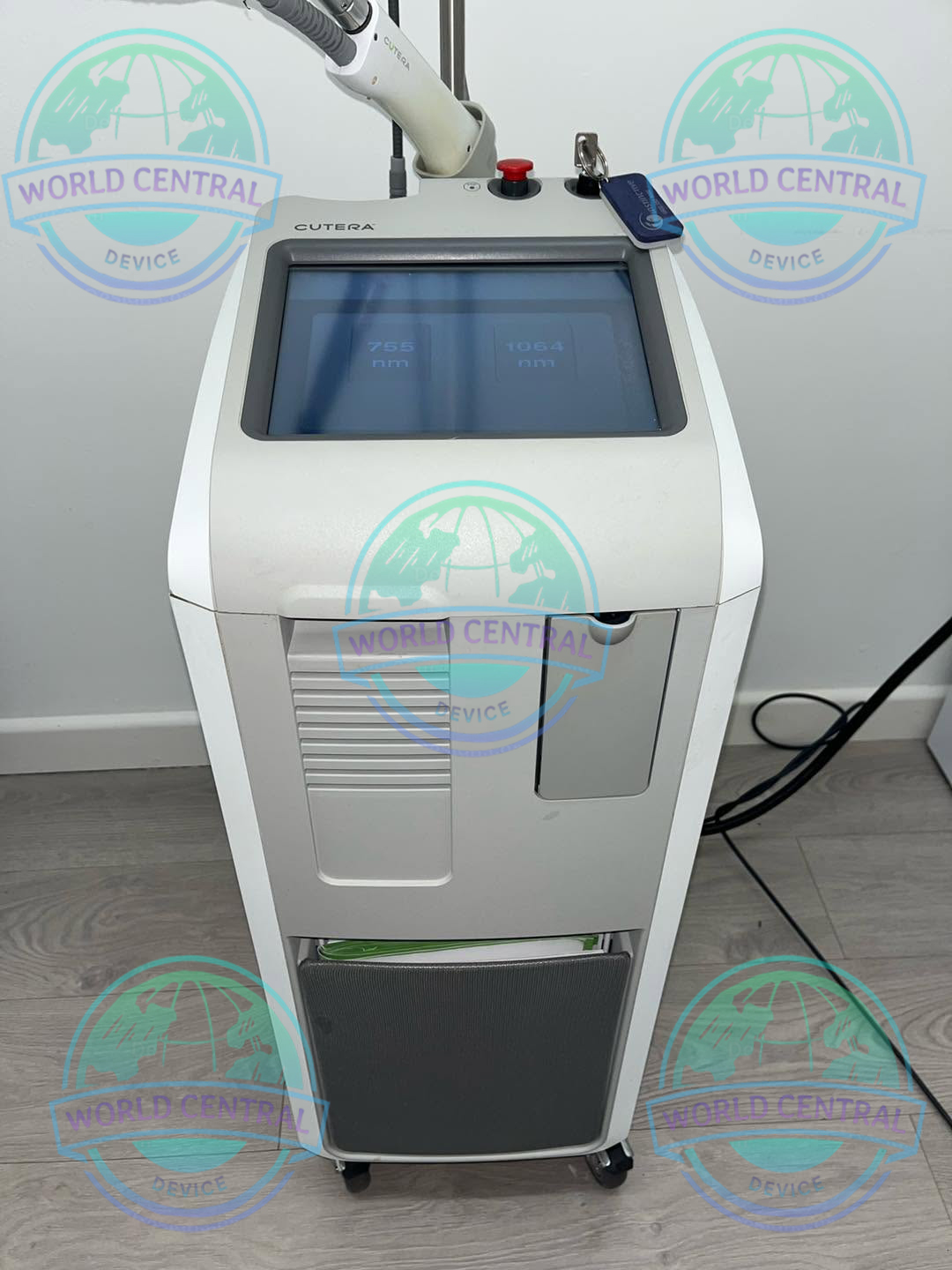 Cutera Excel HR Laser System Cutera Excel HR dual-wavelength laser machine for professional hair removal treatments