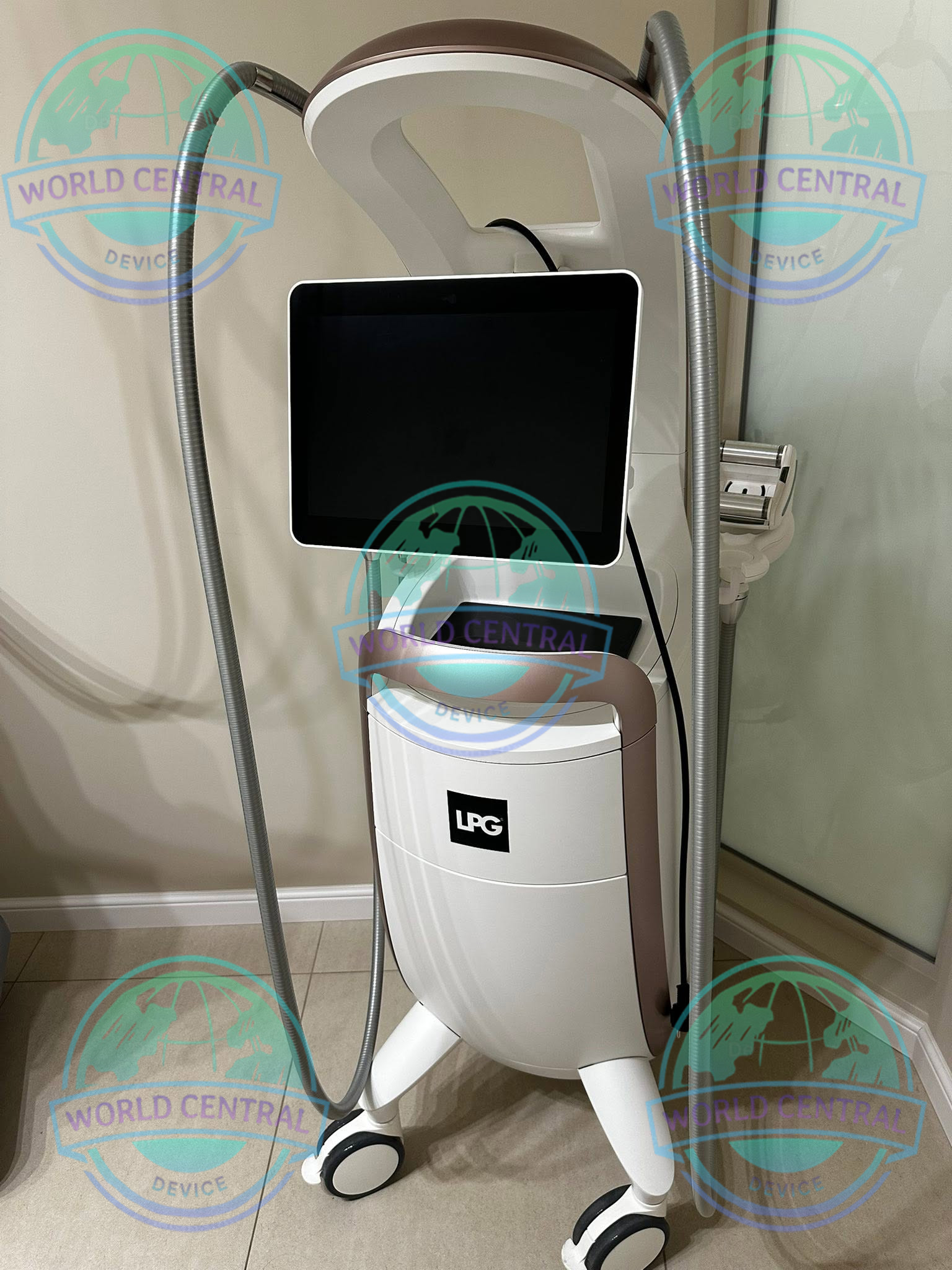 Facial Endermologie Rejuvenation LPG Cellu M6 Infinity facial rejuvenation treatment with Ergolift technology