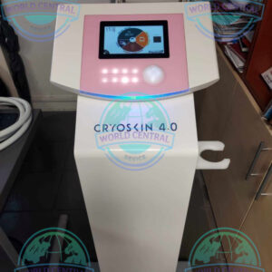 CryoSkin 4.0 slimming treatment on abdomen for non-invasive body contouring