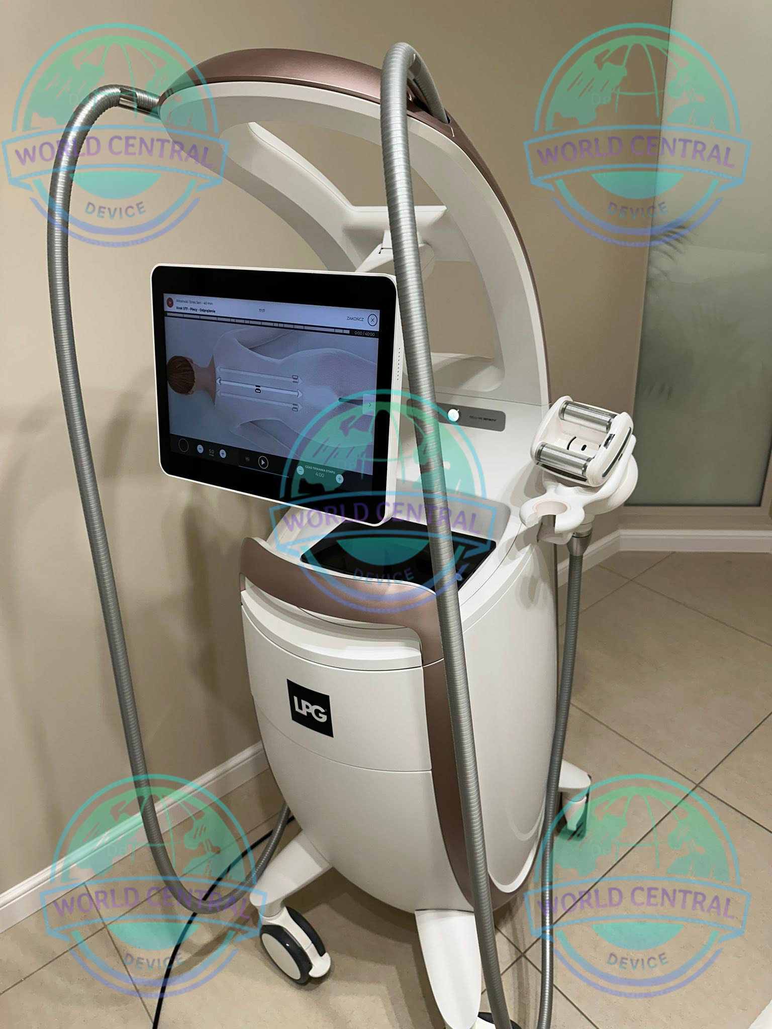 Cellulite Reduction Treatment LPG Cellu M6 Infinity performing cellulite reduction treatment on thighs