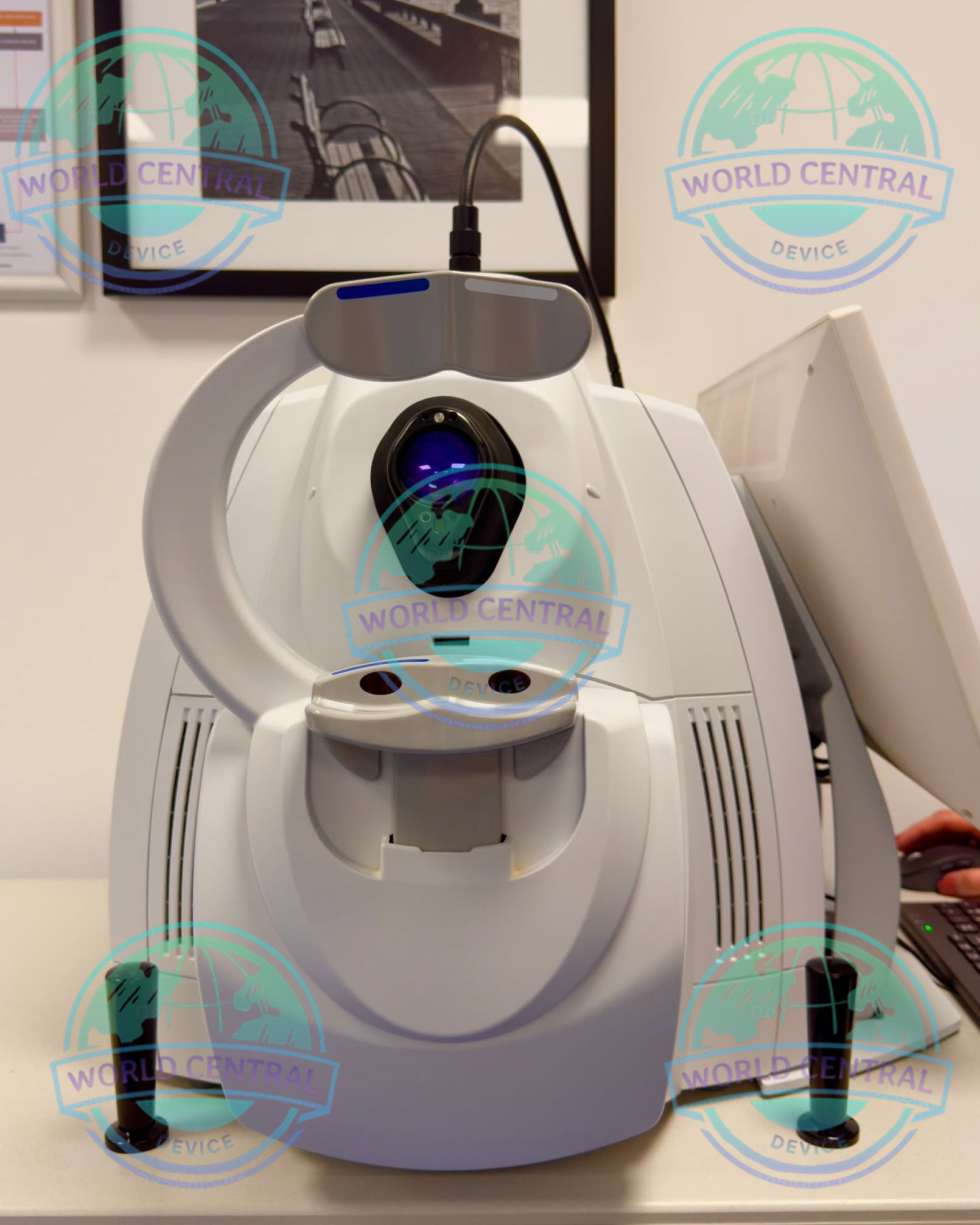 High-Resolution Retinal OCT Imaging ZEISS CIRRUS 6000 retinal OCT scan during eye examination