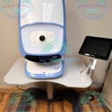 Ophthalmologist using Optos Daytona retinal imaging device