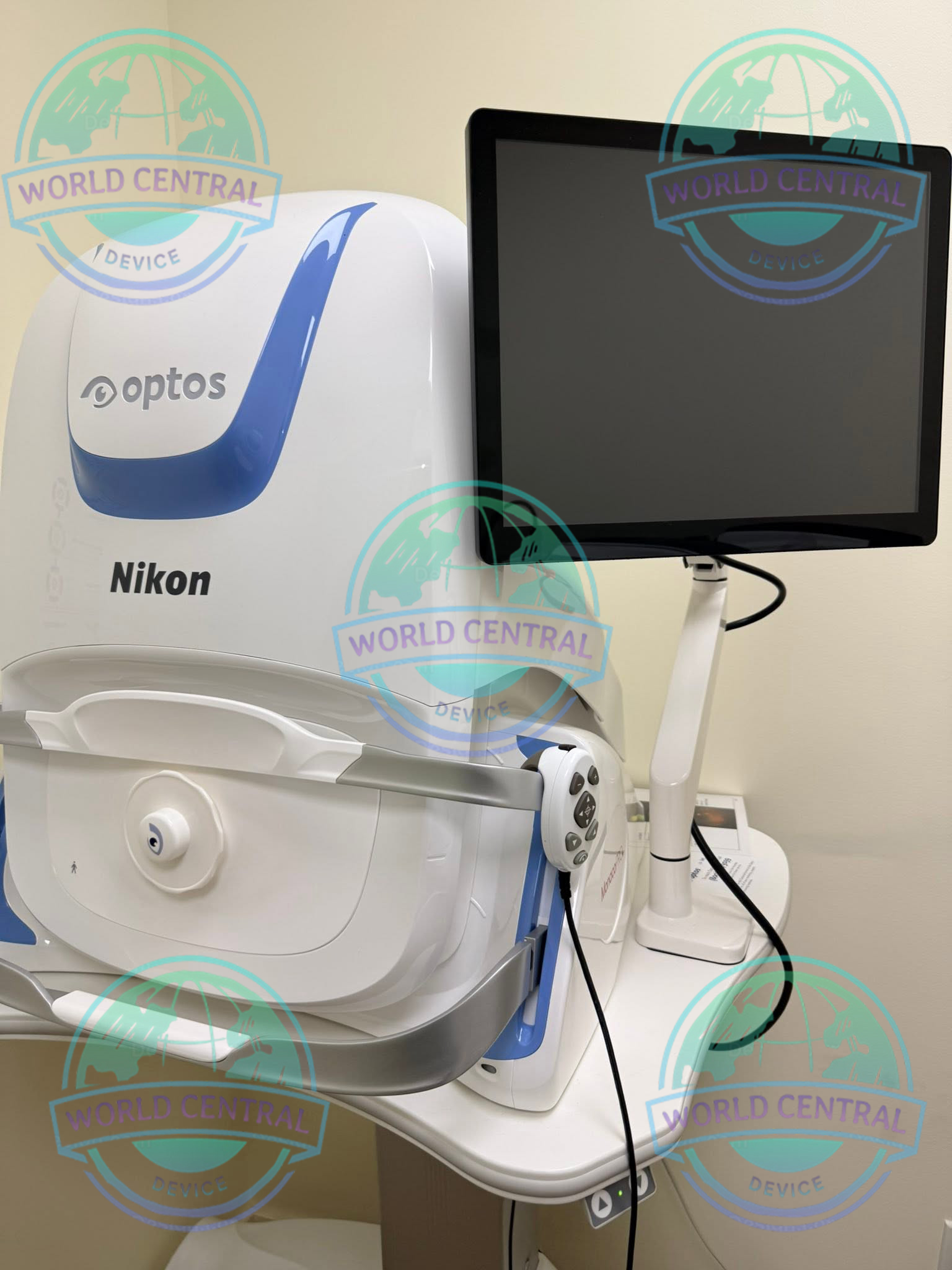 Professional Ophthalmic Imaging Workflow Ophthalmologist using Nikon Optos Monaco retinal imaging system